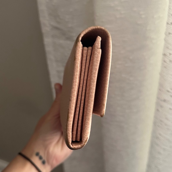 Gucci Marmont Bi fold light nude pink pebbled leather long wallet - Picture 8 of 16